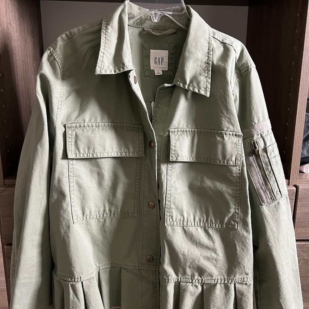 NWOT New Gap Army green khaki jacket - Size M